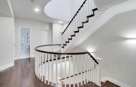 9 dormitorio adosado en Old Toronto, Canadá. C$2 684 000