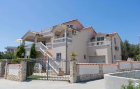 18 dormitorio casa de pueblo 329 m² en Vodice, Croacia. 770 000 €