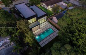 4 dormitorio casa de pueblo 338 m² en Miami, Estados Unidos. $2 599 000