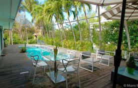 Villa – Key Biscayne, Florida, Estados Unidos. 2 112 000 €
