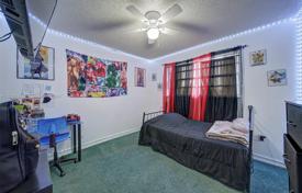 4 dormitorio casa de pueblo 291 m² en Miami, Estados Unidos. $779 000