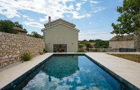 5 dormitorio casa de pueblo 140 m² en Svetvinčenat, Croacia. 420 000 €