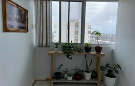 7 dormitorio piso en North York, Canadá. C$842 000