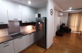 2-dormitorio apartamentos en condominio en Din Daeng, Tailandia. $300 000