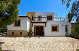 6 dormitorio villa 300 m² en Aphrodite Hills, Chipre. 3 300 000 €