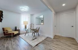 8 dormitorio piso en North York, Canadá. C$1 059 000