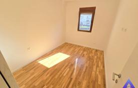 3 dormitorio piso 140 m² en Dobrota, Montenegro. 570 000 €