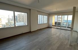 4 dormitorio piso 200 m² en Akdeniz Mahallesi, Turquía. 260 000 €