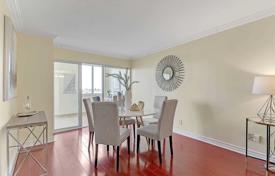 7 dormitorio piso en Scarborough, Canadá. C$789 000