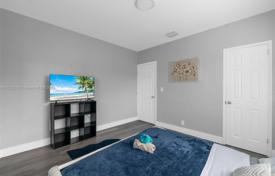 3 dormitorio casa de pueblo 97 m² en Miami, Estados Unidos. $499 000