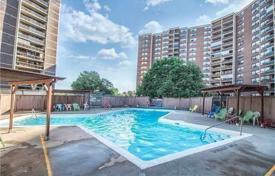 6 dormitorio piso en Etobicoke, Canadá. C$714 000