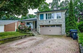 Casa de pueblo – Etobicoke, Toronto, Ontario,  Canadá. C$1 840 000