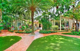 Chalet – Coral Gables, Florida, Estados Unidos. $2 199 000
