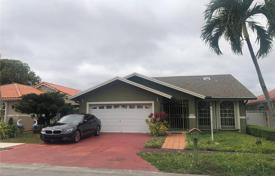 4 dormitorio casa de pueblo 234 m² en West End, Estados Unidos. $725 000