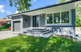 Casa de pueblo – Etobicoke, Toronto, Ontario,  Canadá. C$1 158 000