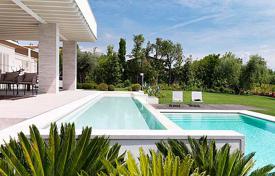 Villa – Padenghe sul Garda, Lombardía, Italia. 8 000 €  por semana