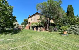 23 dormitorio finca rústica 546 m² en Montepulciano, Italia. 1 050 000 €