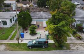 2 dormitorio casa de pueblo 97 m² en Miami, Estados Unidos. $630 000