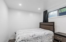13 dormitorio casa de pueblo en Scarborough, Canadá. C$1 552 000