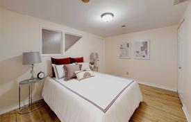 5 dormitorio adosado en Etobicoke, Canadá. C$1 404 000