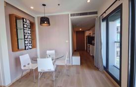 1-dormitorio apartamentos en condominio en Khlong Toei, Tailandia. $326 000