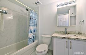 5 dormitorio piso en Scarborough, Canadá. C$783 000