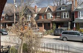 Piso – Saint Clarens Avenue, Old Toronto, Toronto,  Ontario,   Canadá. C$1 906 000