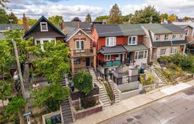 Casa de pueblo – Saint Clarens Avenue, Old Toronto, Toronto,  Ontario,   Canadá. C$1 230 000