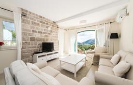 3 dormitorio adosado 126 m² en Herceg Novi (city), Montenegro. 350 000 €