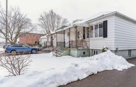 8 dormitorio casa de pueblo en Etobicoke, Canadá. C$1 373 000