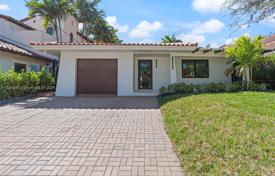 4 dormitorio casa de pueblo 275 m² en Miami, Estados Unidos. $1 750 000