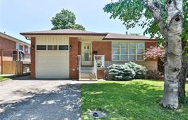 3 dormitorio casa de pueblo en Etobicoke, Canadá. C$1 297 000