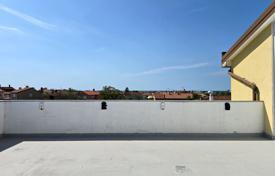 5 dormitorio piso 124 m² en Umag, Croacia. Price on request