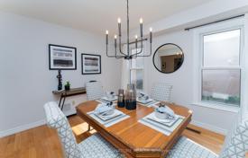 13 dormitorio casa de pueblo en Scarborough, Canadá. C$1 539 000