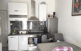 1 dormitorio piso 30 m² en Dugi Rat, Croacia. 108 000 €