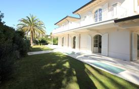 5 dormitorio villa en Forte dei Marmi, Italia. Price on request