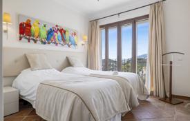 10 dormitorio adosado 333 m² en Benahavis, España. 1 095 000 €