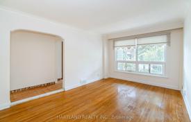 8 dormitorio casa de pueblo en North York, Canadá. C$1 941 000