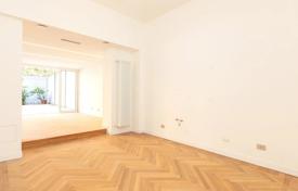 2 dormitorio piso en Milán, Italia. 990 000 €