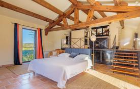 4 dormitorio chalet en Gordes, Francia. Price on request