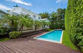 5 dormitorio villa 295 m² en Miami Beach, Estados Unidos. $2 990 000