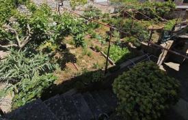 9 dormitorio casa de pueblo 400 m² en Milna, Croacia. 350 000 €