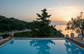 4 dormitorio villa en Administration of the Peloponnese, Western Greece and the Ionian Islands, Grecia. 1 300 000 €