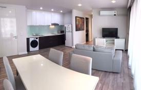 2-dormitorio apartamentos en condominio en Watthana, Tailandia. $215 000