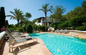Villa – Ibiza, Islas Baleares, España. 6 100 €  por semana