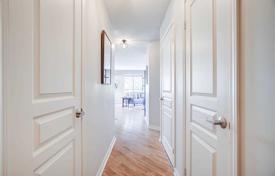 2 dormitorio piso en Bathurst Street, Canadá. C$937 000