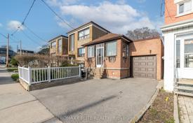 7 dormitorio casa de pueblo en York, Canadá. C$1 289 000