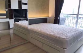 1-dormitorio apartamentos en condominio en Khlong Toei, Tailandia. $148 000