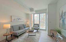 5 dormitorio piso en Saint Clair Avenue West, Canadá. C$968 000