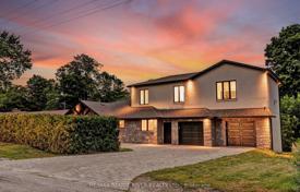 14 dormitorio casa de pueblo en Scarborough, Canadá. C$2 572 000